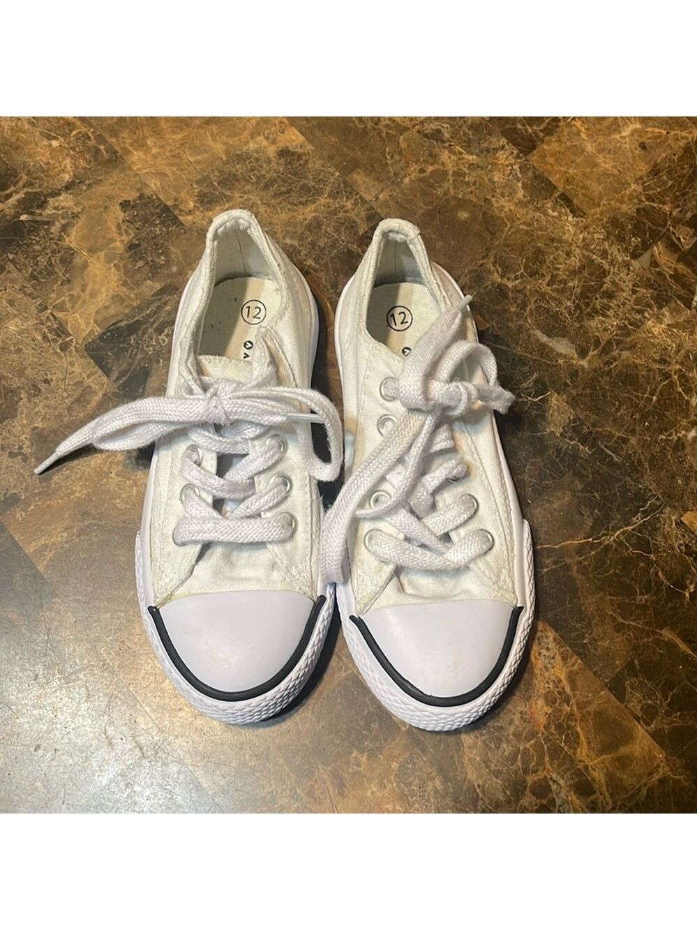Kids Airwalk Runners Size 12🥰🥰
